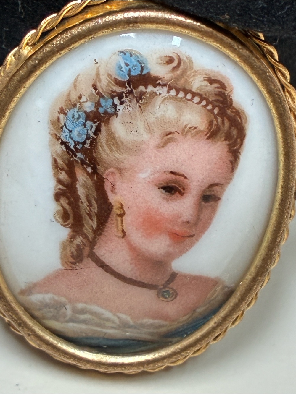 Vintage French Limoges Portrait Cameo Brooch Pendant in Gold with Blue Accents - Picture 2 of 5